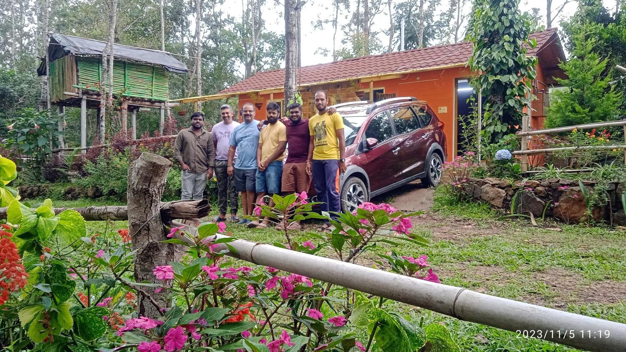 Farmer Homestay Йеркауд Екстериор снимка